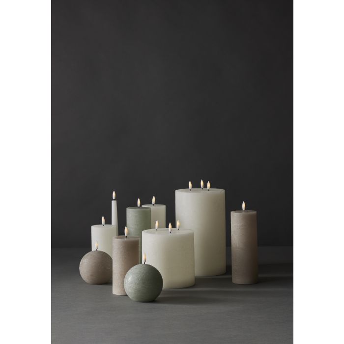 Hughe LED Flickering Ball Candle - White